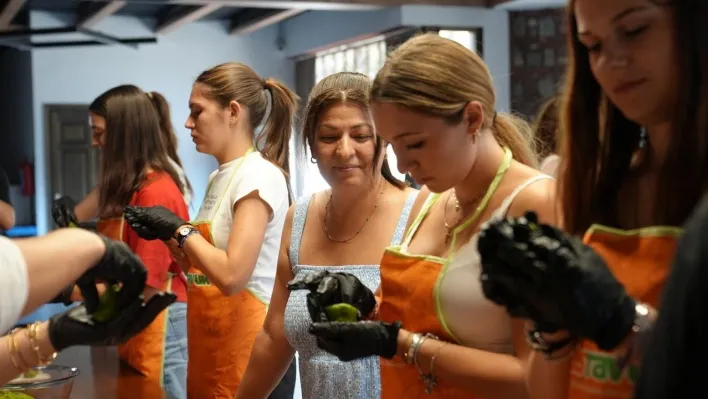 Dünya gençleri, Gürsu armudundan kurabiye yaptı