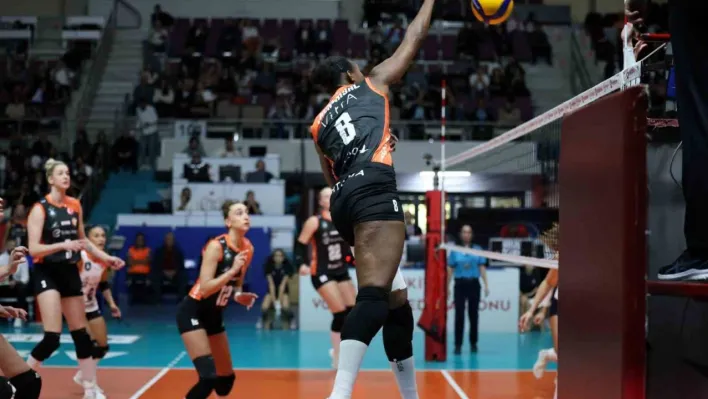 Eczacıbaşı Dynavit, deplasmanda galip