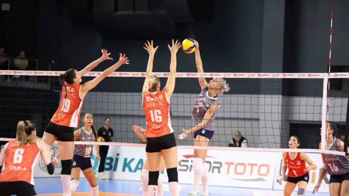 Eczacıbaşı Dynavit, deplasmanda set vermedi