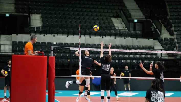 Eczacıbaşı Dynavit sezonun ilk derbisine çıkacak