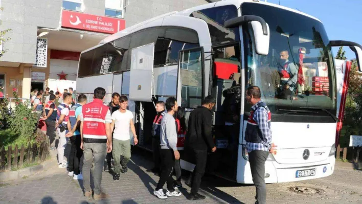 Edirne'de bu yıl 3 bin 500 göçmen ülkesine gönderildi