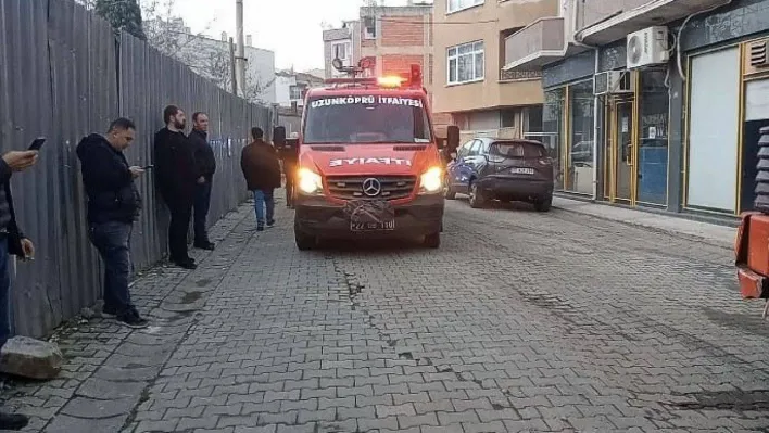 Edirne'de çatıda çıkan yangın paniğe neden oldu