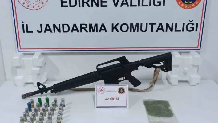 Edirne'de ev aramasında silah ve uyuşturucu ele geçirildi