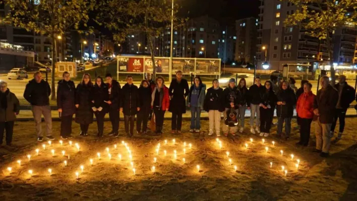 Edirne'de Gazze'de hayatını kaybeden çocukların anısına mumlar yakıldı