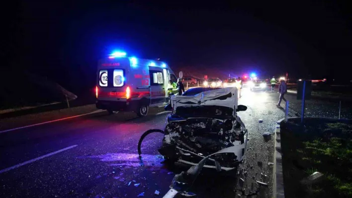 Edirne'de iki otomobil çarpıştı: 5 yaralı
