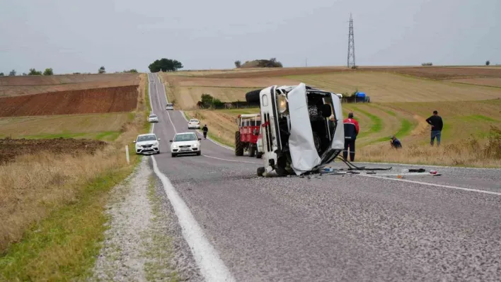 Edirne'de iki otomobil çarpıştı: 3 yaralı