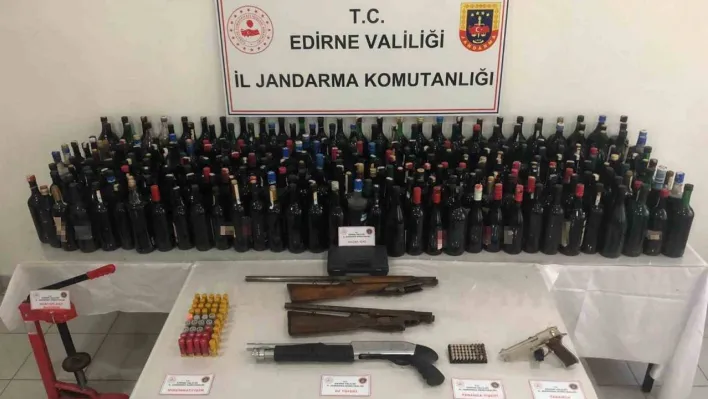 Edirne'de Jandarma ekiplerinden kaçak içki operasyonu