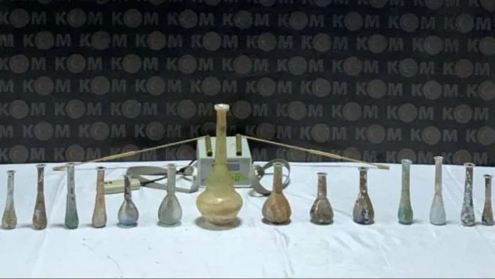 Edirne'de Roma dönemine ait 14 gözyaşı şişesi ele geçirildi