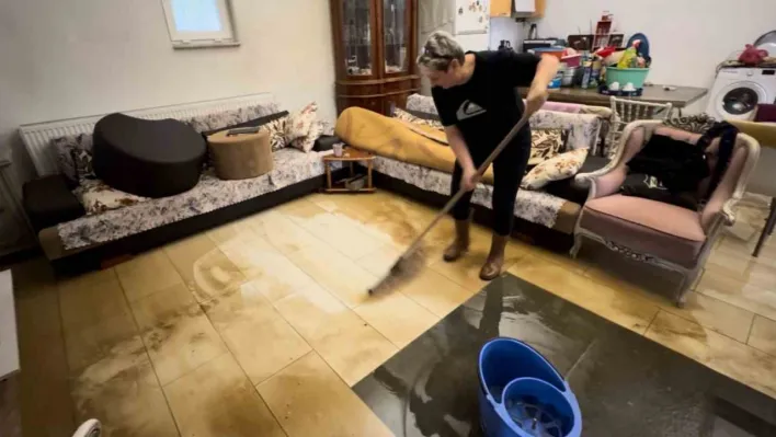 Edirne'de sağanak sonrası evleri su bastı