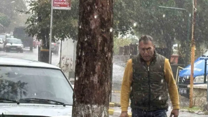 Edirne'de sağanak yağış etkili oldu