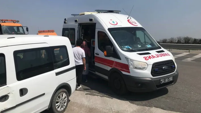 Edirne'de sıcaktan fenalık geçiren sürücü ters yöne girdi