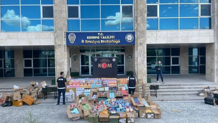 Edirne'de tırda kaçak 16 bin elektronik sigara ve 2 bin gözlük ele geçirildi