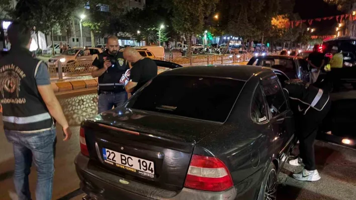 Edirne'de trafik ve asayiş denetimi: 6 araç trafikten men edildi