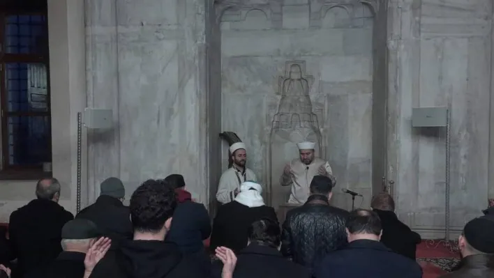 Edirne'de tüm camilerde şehitler için dua edildi