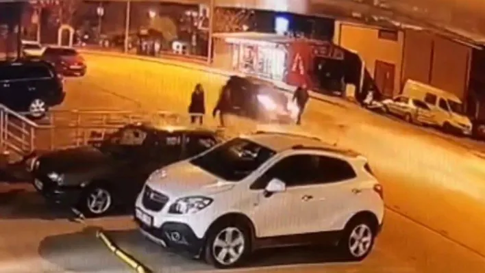 Edirne'de yayaya iki otomobil birden çarptı