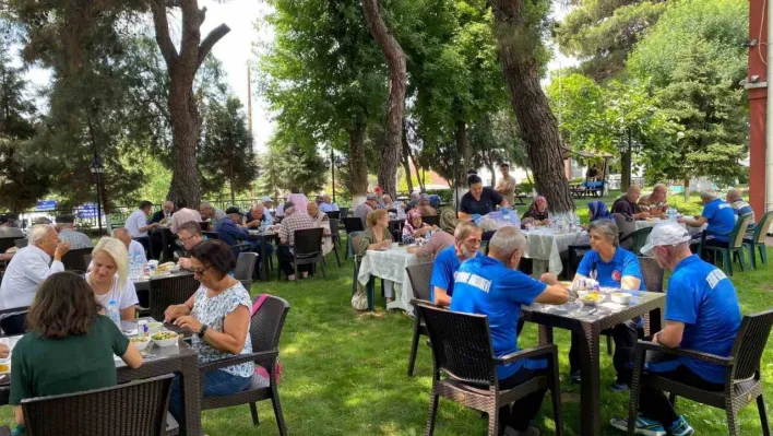 Edirne ve Kırklareli huzurevleri sakinleri yemekte buluştu