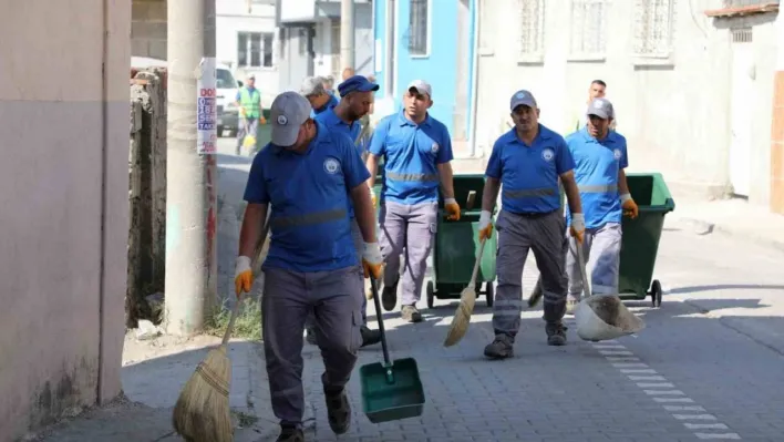 Edremit'te detaylı mahalle temizliği sürüyor