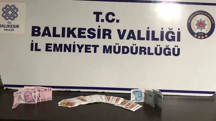 Edremit'te yazlıkta hırsızlık ihbarına giden polis, mültecileri yakaladı