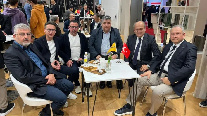Edremit Ticaret Odası İstanbul'daki Avrasya Pencere, Kapı ve Cam Fuarlarına katıldı