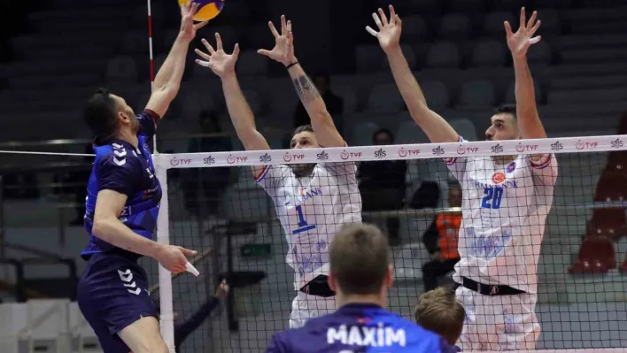Efeler Ligi: Altekma: 2 - Halkbank: 3