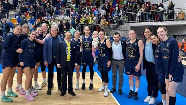 Egemen Bağış, Prag'da Fenerbahçe'yi yalnız bırakmadı