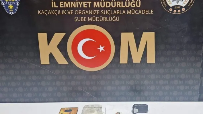 Ehliyet sınavında kopya düzeneği ile yakalandı: Görülmeyecek şekilde kulaklık yerleştirmiş