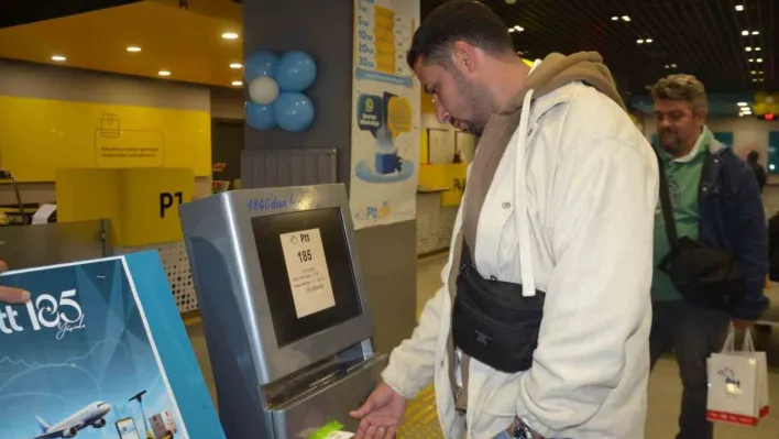 Ehliyetini yenilerken, günün talihlisi oldu