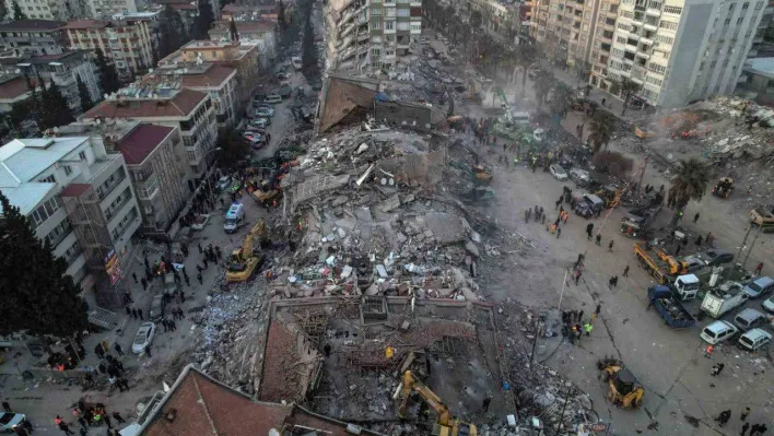 Ekiplerin gece gündüz çalışmaları havadan dron ile görüntülendi