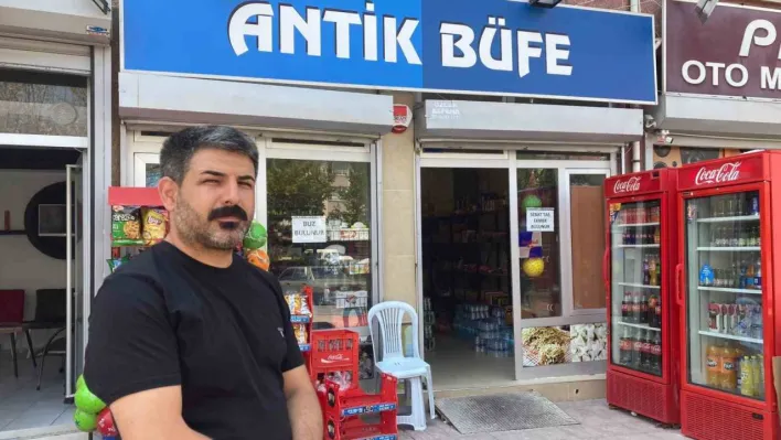 Eksik mal aldığını iddia eden esnaf, gelen malı sokağa döktü