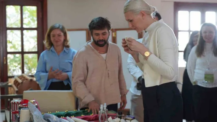 El emeği ürünler usta eller tarafından incelendi