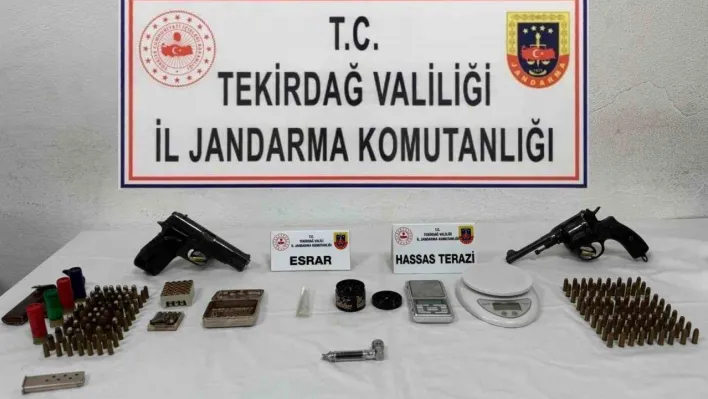 Elbise dolabı uyuşturucu serası çıktı