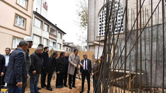 Elmasbahçeler Merkez Camii'ne yeni minare