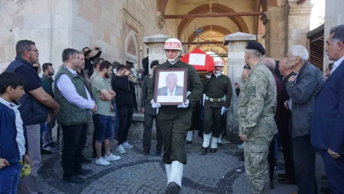 Emekli astsubay, askeri törenle son yolculuğuna uğurlandı