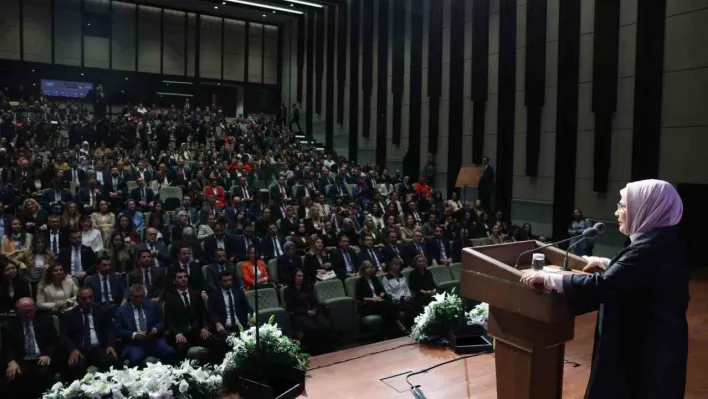 Emine Erdoğan: 'Dünyanın bütün mazlumlarını emanet addediyoruz ve kalıcı barışı tesis etmek için seferber oluyoruz'