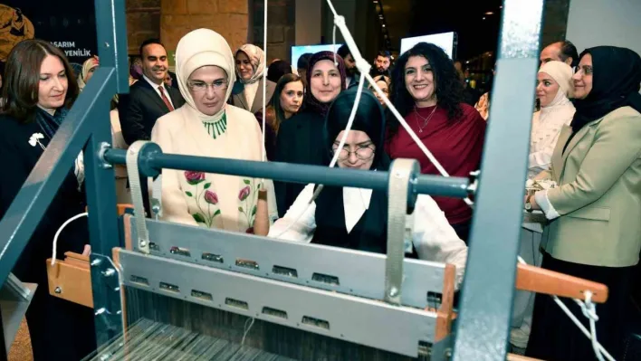 Emine Erdoğan: 'Sof kumaşının desenlerindeki zevkiselim ve dokumasındaki ustalık, onu 16. ve 17. yüzyıllarda dünyaca tanınan bir kumaş haline getirmiştir'