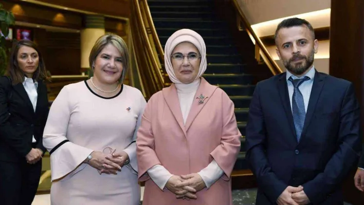 Emine Erdoğan sayesinde okuma yazma öğrenen köylü kadınların son isteği