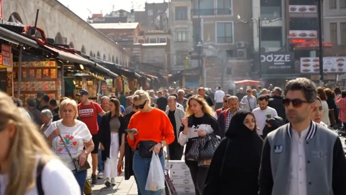 Eminönü'nde bayram öncesi alışveriş yoğunluğu