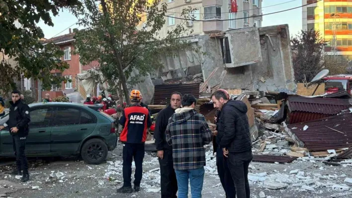 Enkaz altında 7 kişinin olduğu tahmin ediliyor