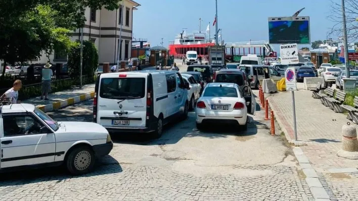 Erdek'in yazın artan trafik çilesi