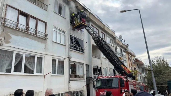 Erdek'te apartman dairesinde korkutan yangın