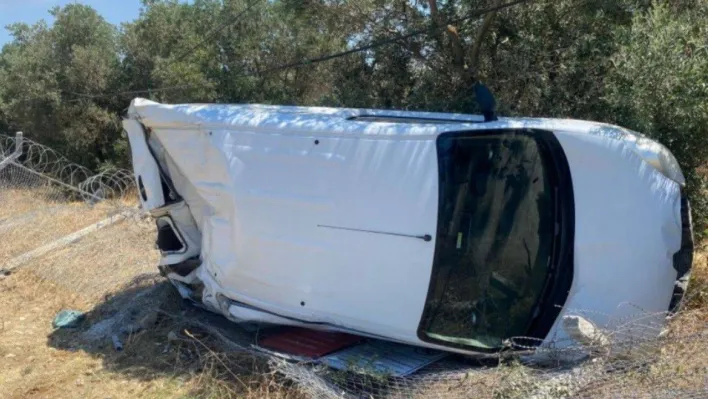 Erdek'te kontrolden çıkan otomobil takla attı