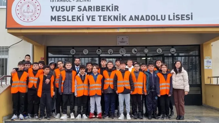 Ertuğrul Gazi Ortaokulu Öğrencileri Yusuf Sarıbekir MTAL'i Ziyaret Etti