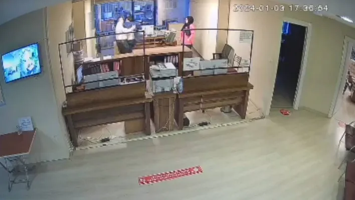 Esenler Birleşik Esnaf ve Sanatkarlar Odası'nda 'usulsüzlük' kavgası: Oda başkanı yumruk attı, kavga çıktı