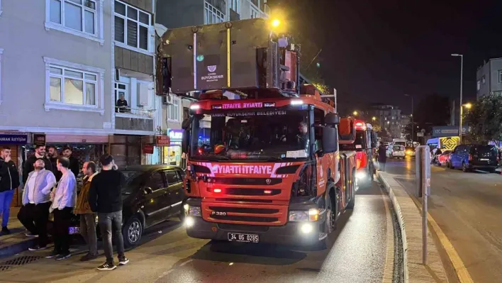 Esenler'de 5 katlı binada yangın: 15 kişi dumandan etkilendi