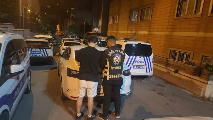 Esenler'de araçtan havaya ateş açtılar