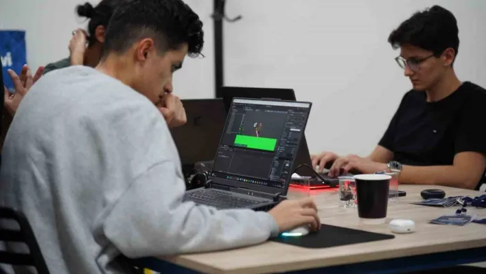 Esenler'de genç yazılımcılar Filistin direnişini oyunlara taşıdı