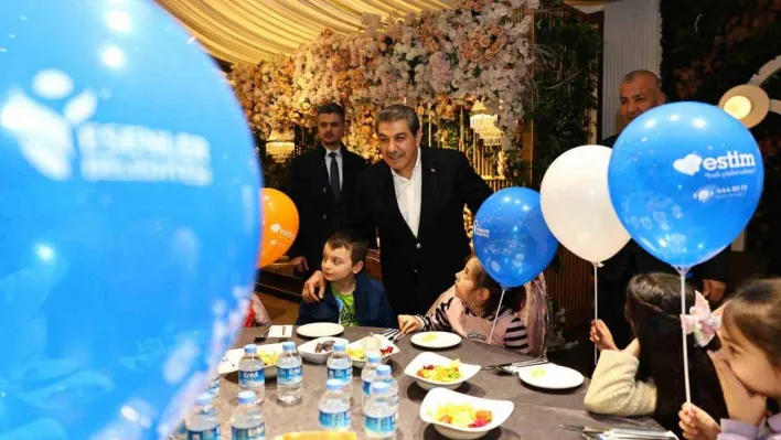 Esenler'de minikler iftar sofrasında buluştu