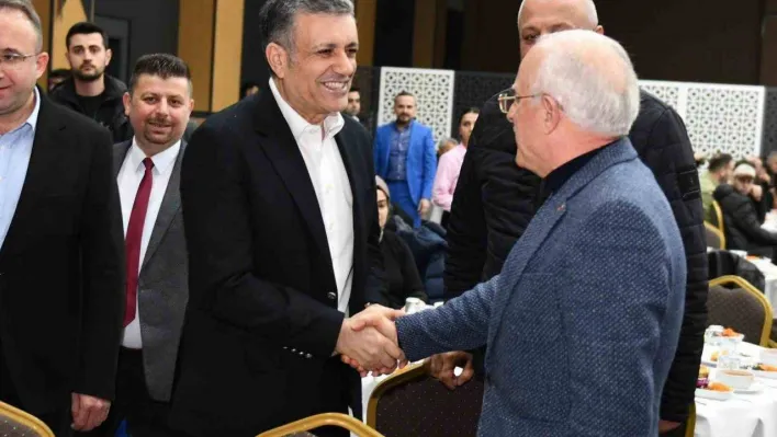 Esenyurt Belediye Başkanı Bozkurt bölge sanayicileri ve iş insanları ile iftar sofrasında buluştu