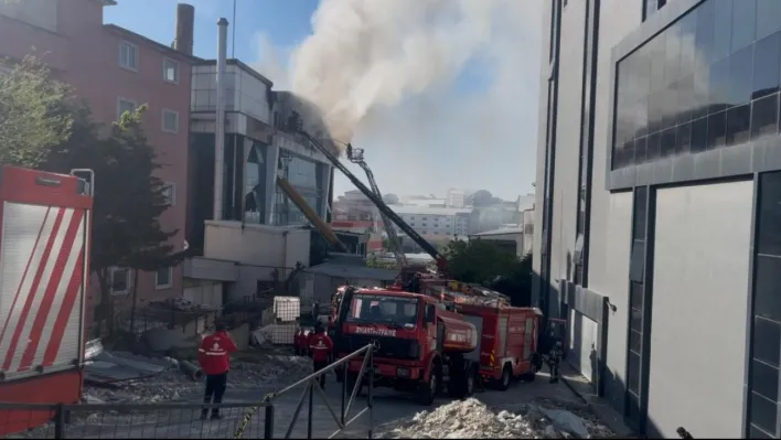 Esenyurt'ta 4 katlı bir tekstil fabrikasında korkutan yangın