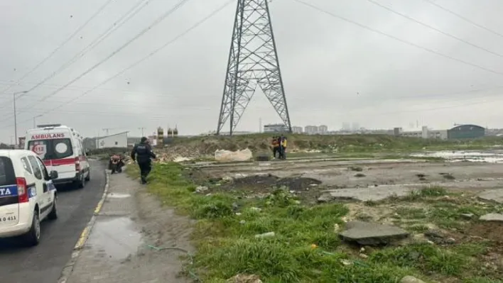 Esenyurt'ta boş arsada erkek cesedi bulundu